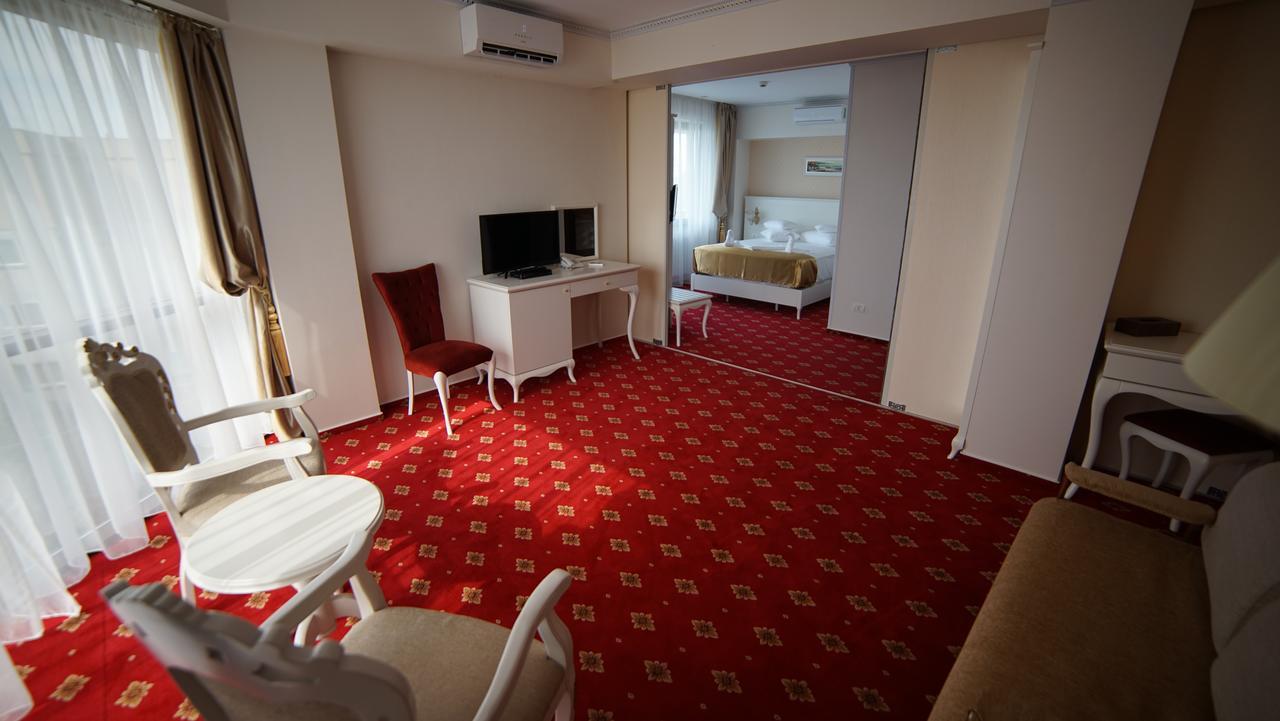 Msr Port Hotel มันกาเลีย ภายนอก รูปภาพ